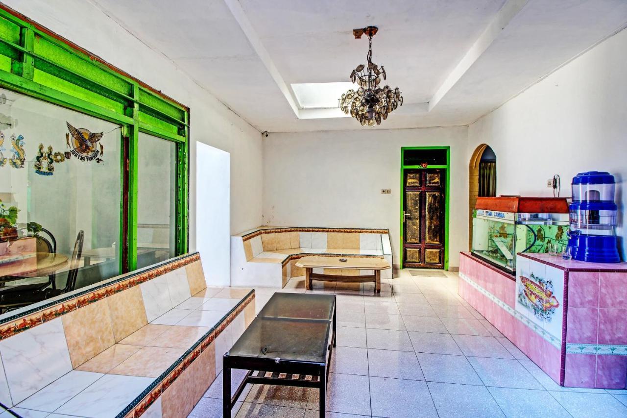 Spot On 91694 Hotel Rama Chandra Temanggung Zewnętrze zdjęcie