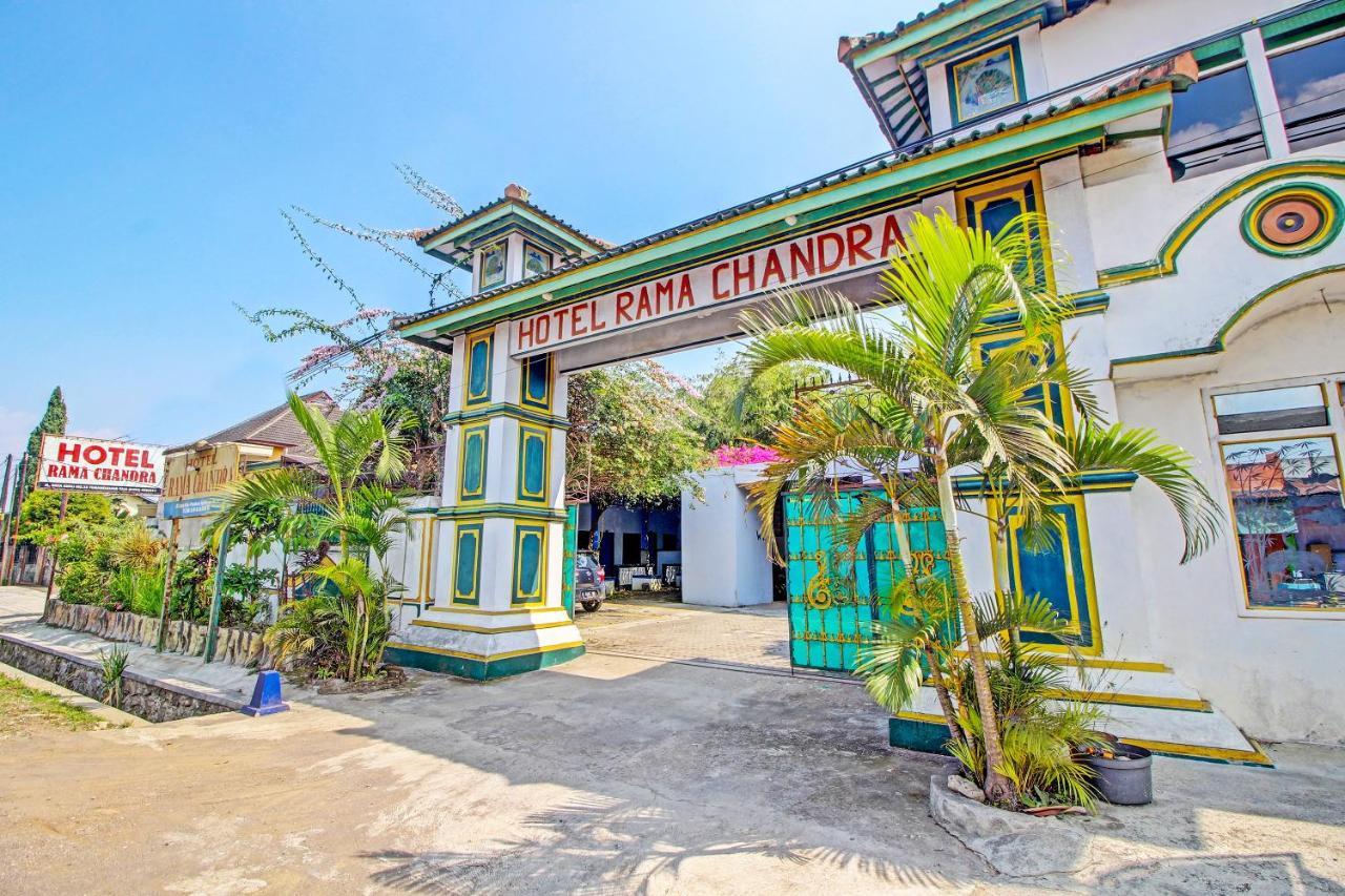 Spot On 91694 Hotel Rama Chandra Temanggung Zewnętrze zdjęcie